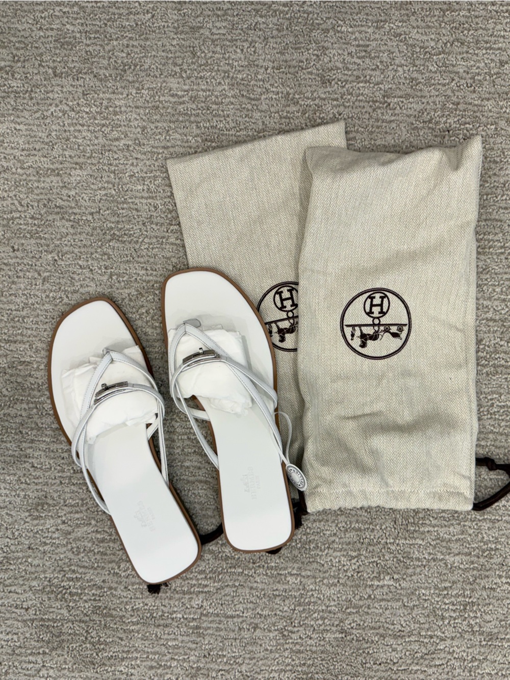 Hermès White Leather Thong Sandals